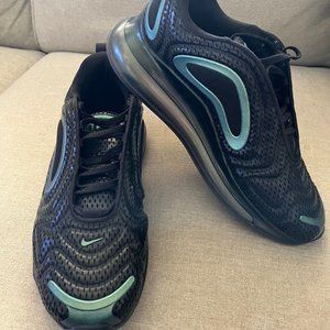 Nike Air Max 720, Black and Green, Women's Size 9.5